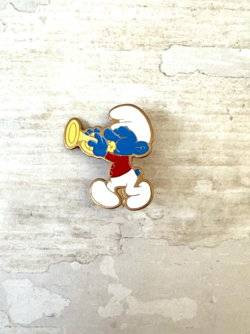 Vintage Smurf with Horn Trumpet Pin Metal Hold Blue White 1in